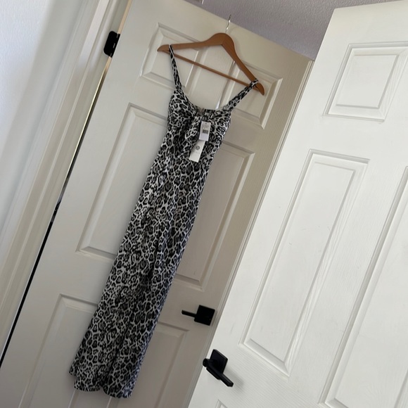 SOCIALITE ROMPER - Picture 2 of 5